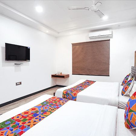 Fabhotel Villa De Benares Esterno foto