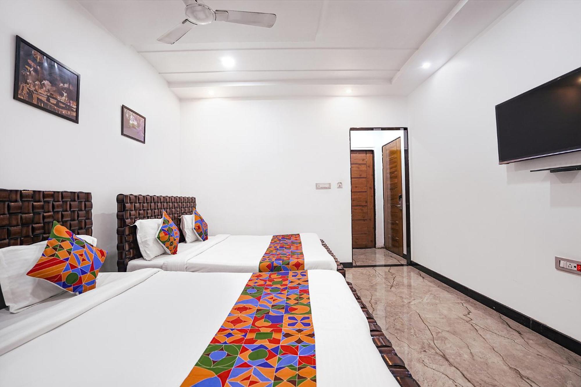 Fabhotel Villa De Benares Esterno foto