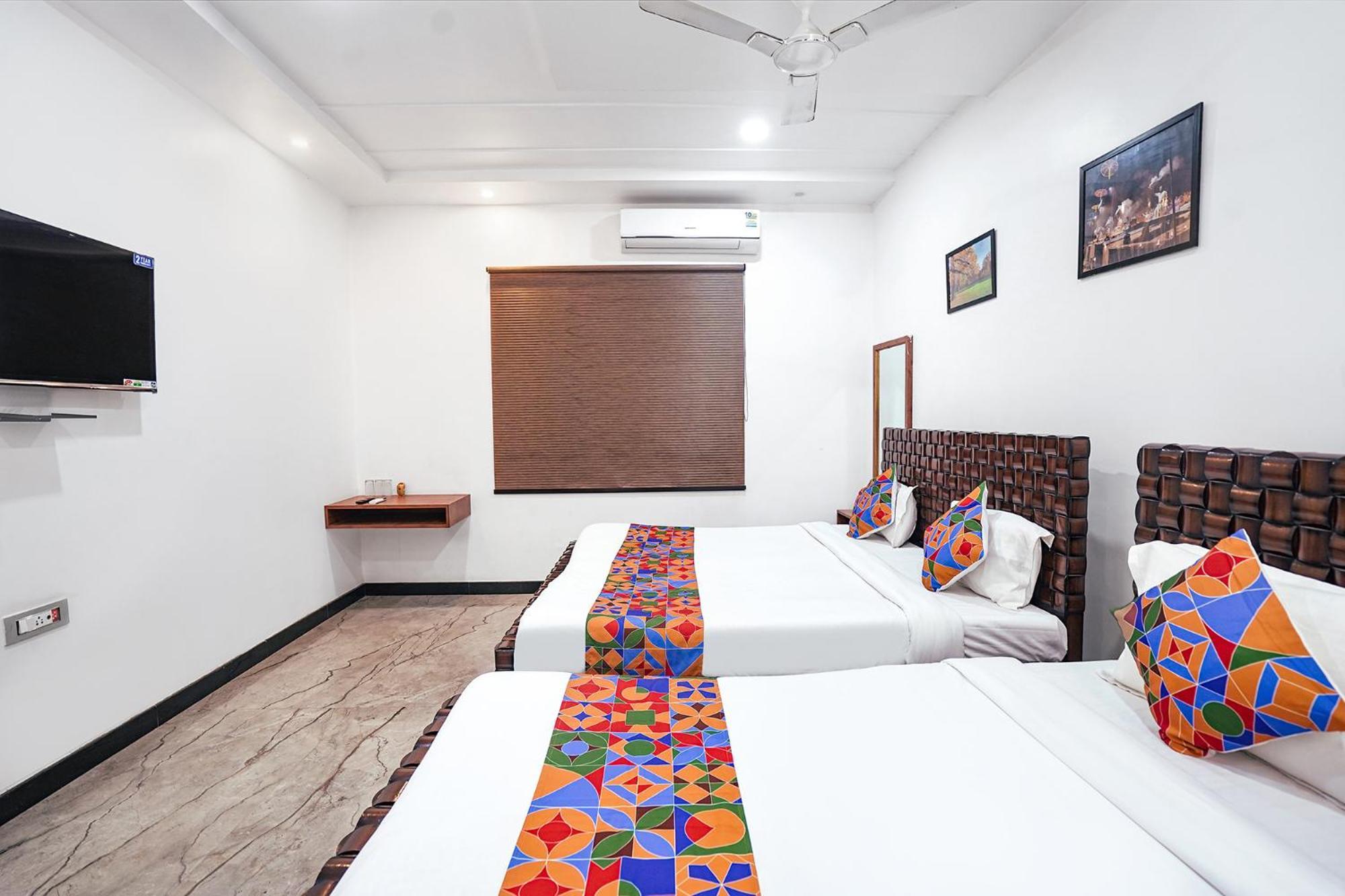 Fabhotel Villa De Benares Esterno foto