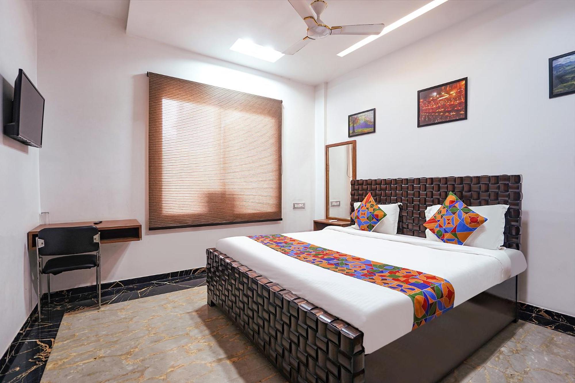 Fabhotel Villa De Benares Esterno foto