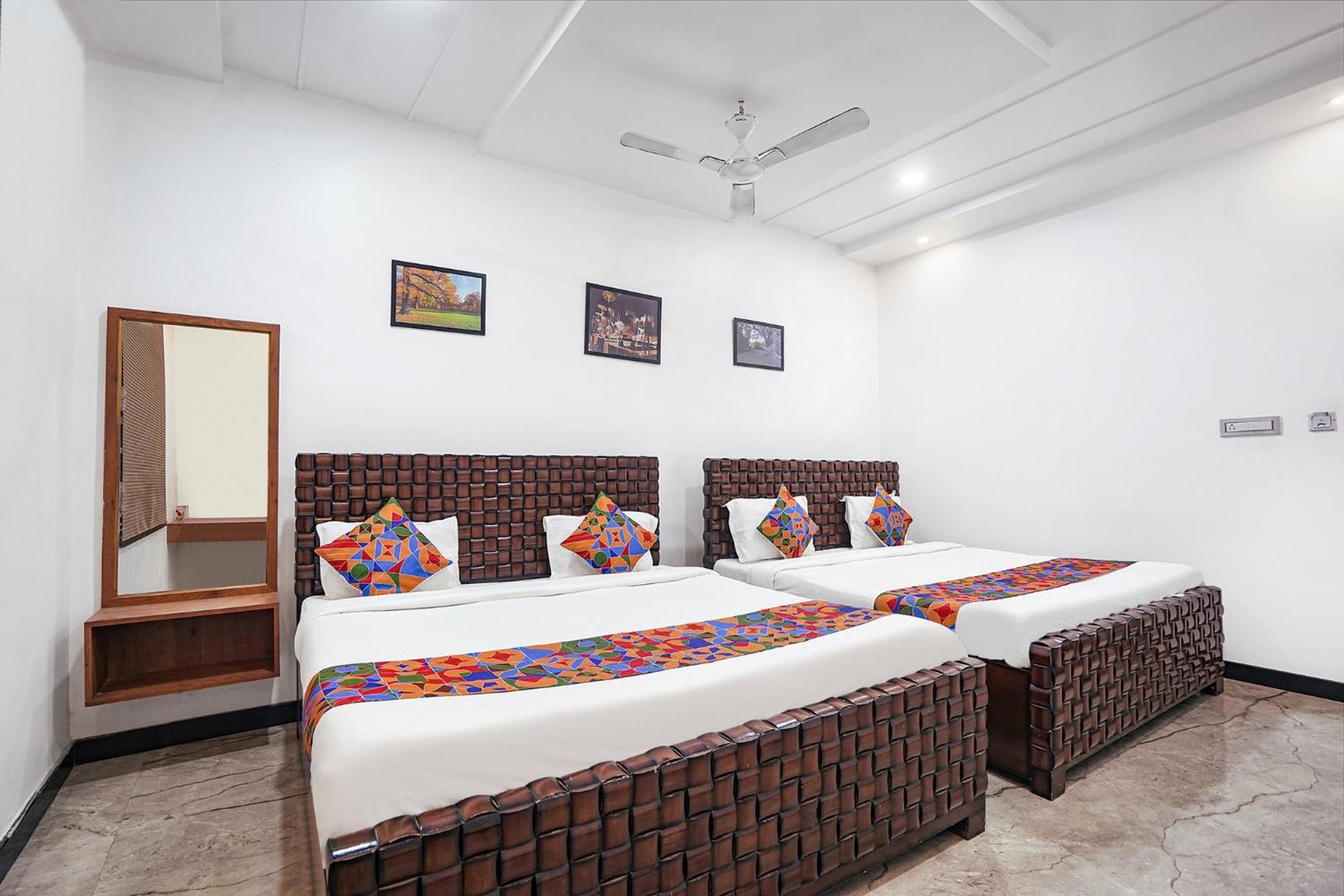 Fabhotel Villa De Benares Esterno foto