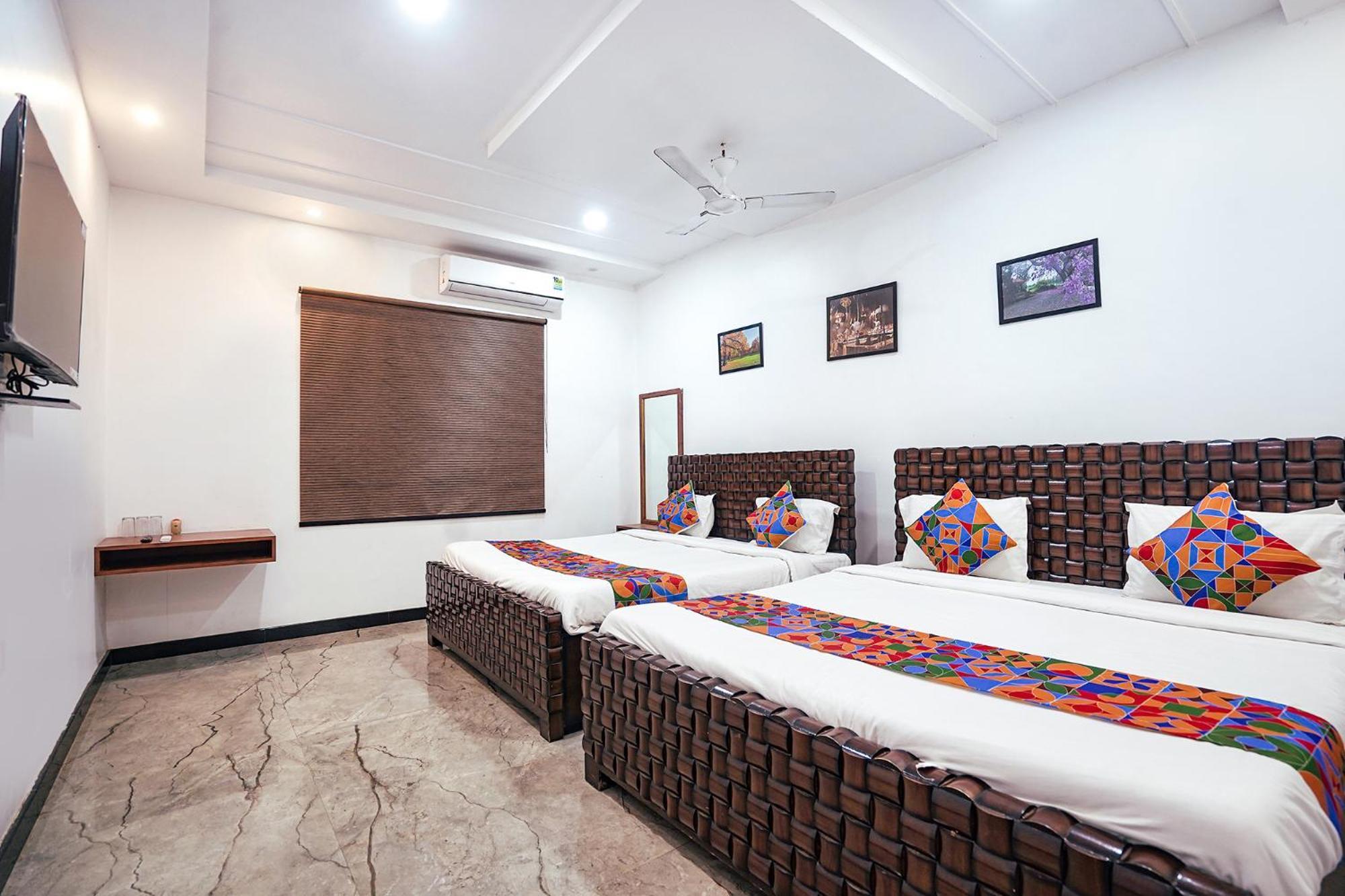 Fabhotel Villa De Benares Esterno foto