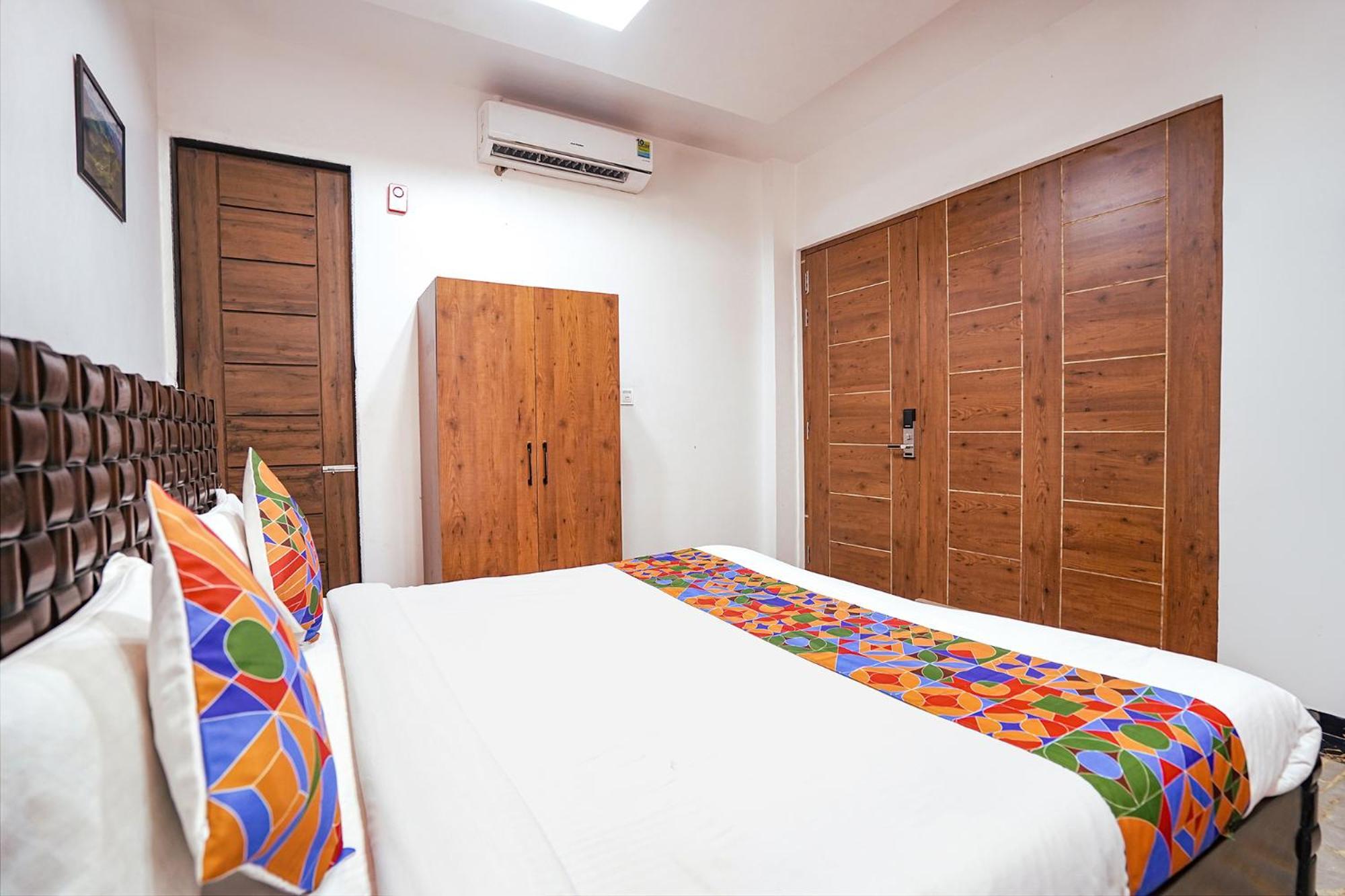 Fabhotel Villa De Benares Esterno foto