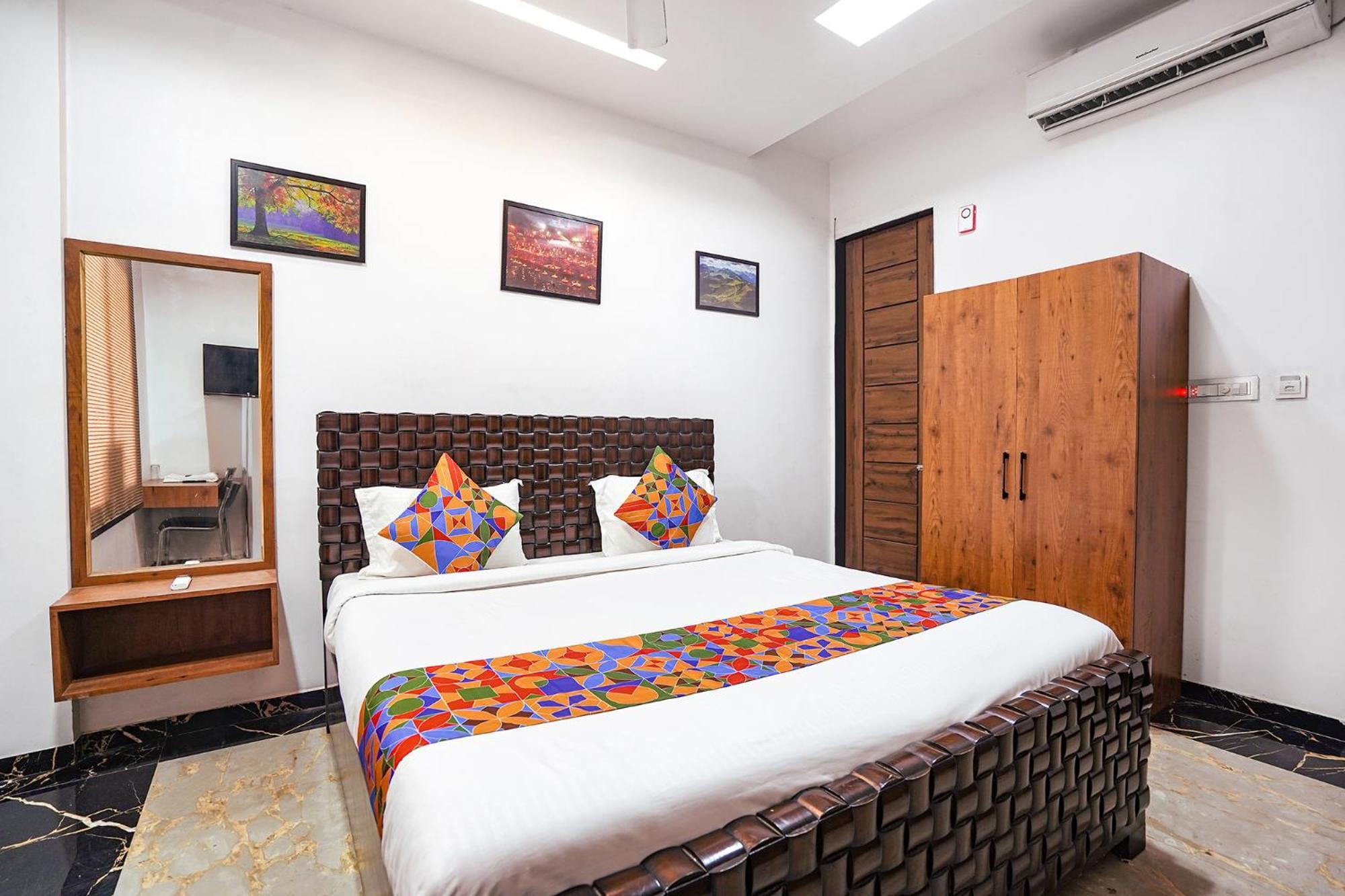 Fabhotel Villa De Benares Esterno foto